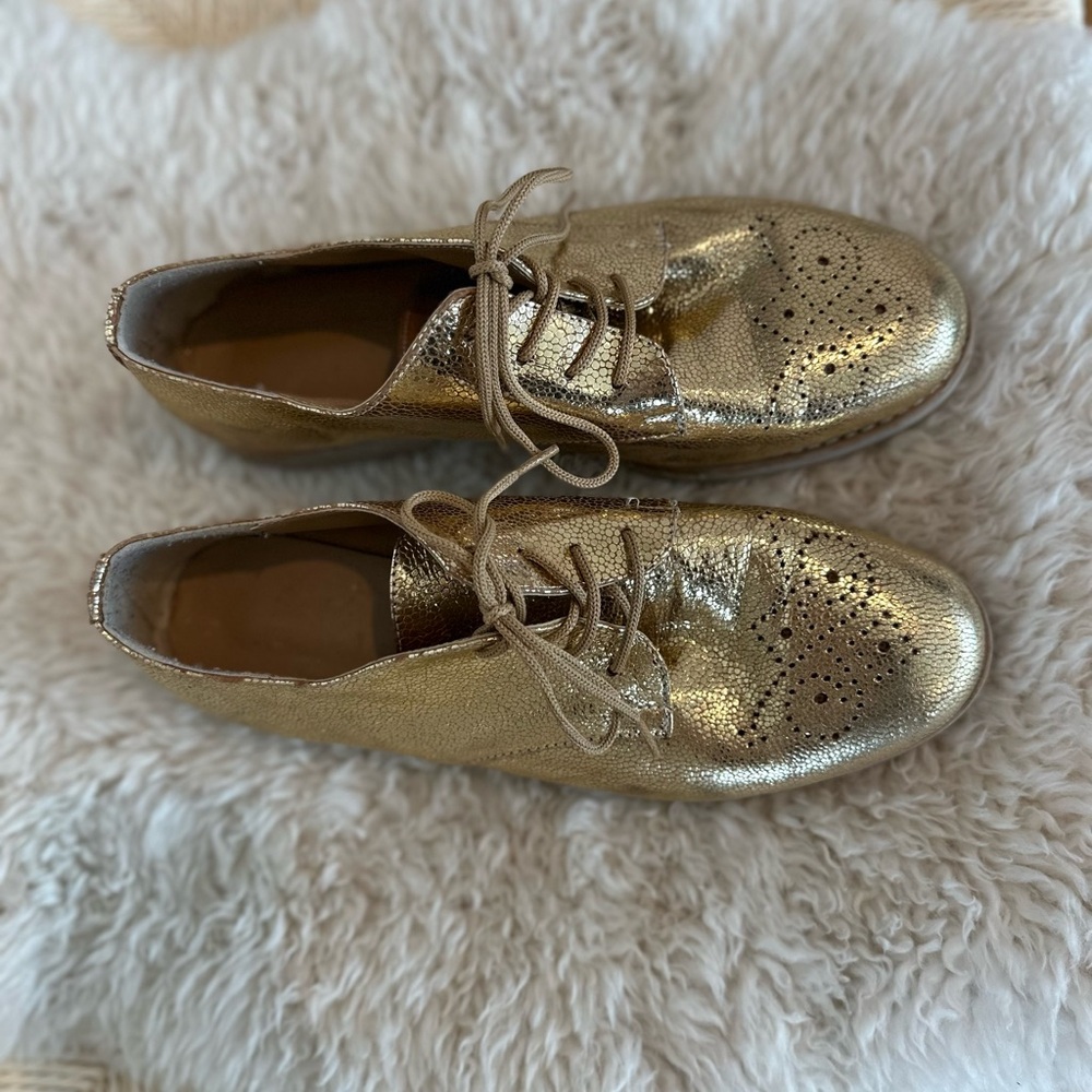 Metallic Gold Women's Oxford Saddle Shoes, Size 9 - Picture 2 of 6